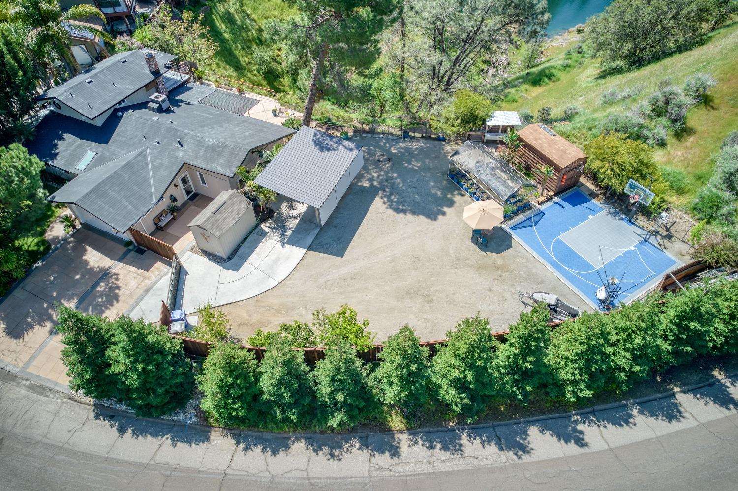 Photo of 27875 Sky Harbour Rd in Friant, CA