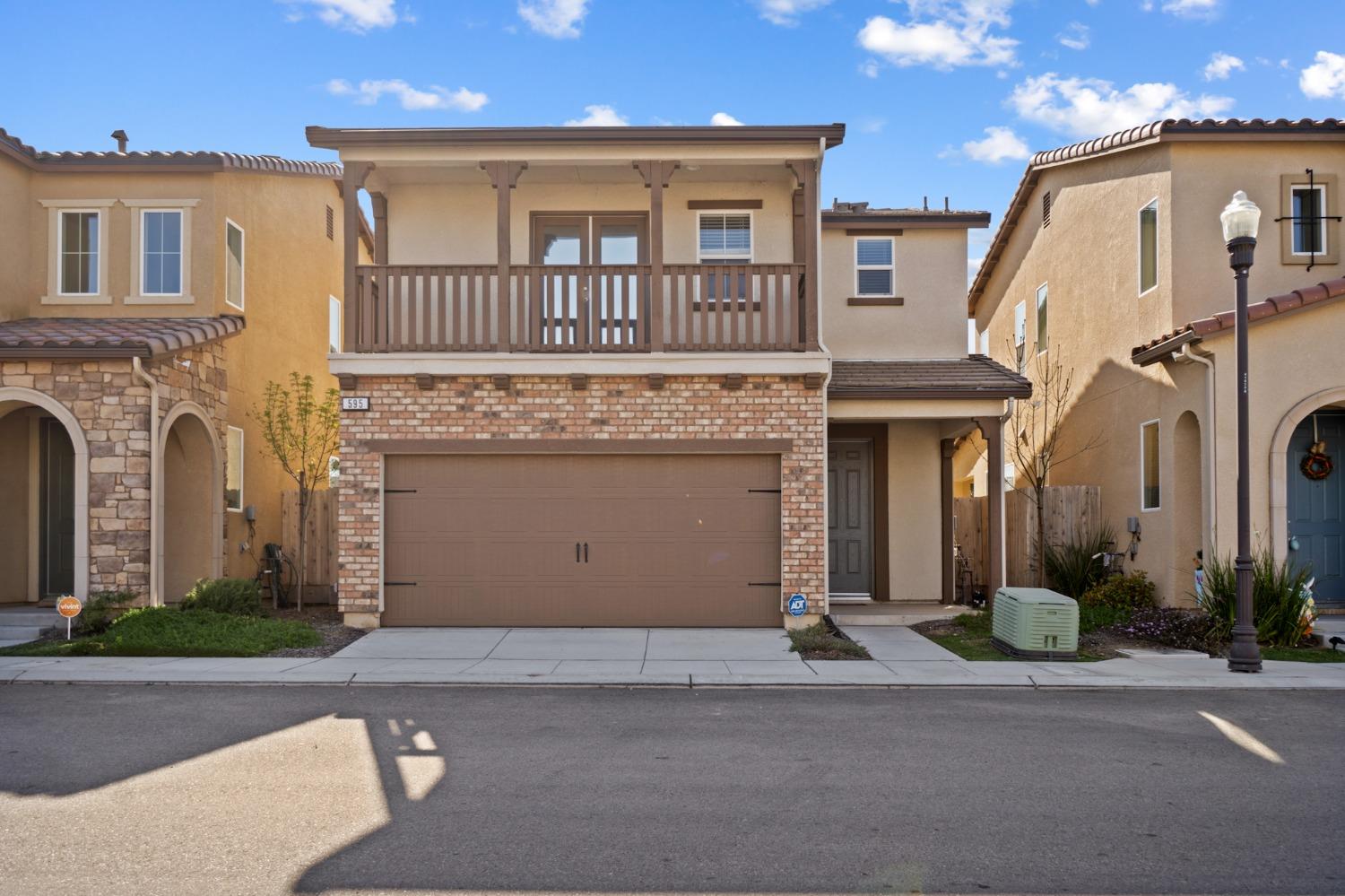 Photo of 595 N Cattail Ct in Fresno, CA