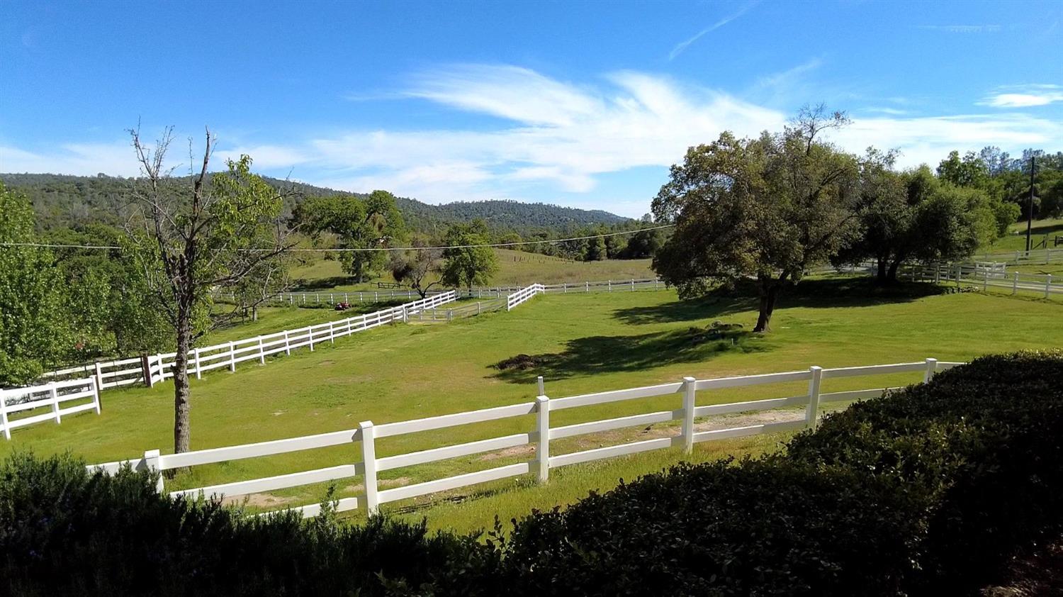 Photo of 44755 Savage Rd in Coarsegold, CA