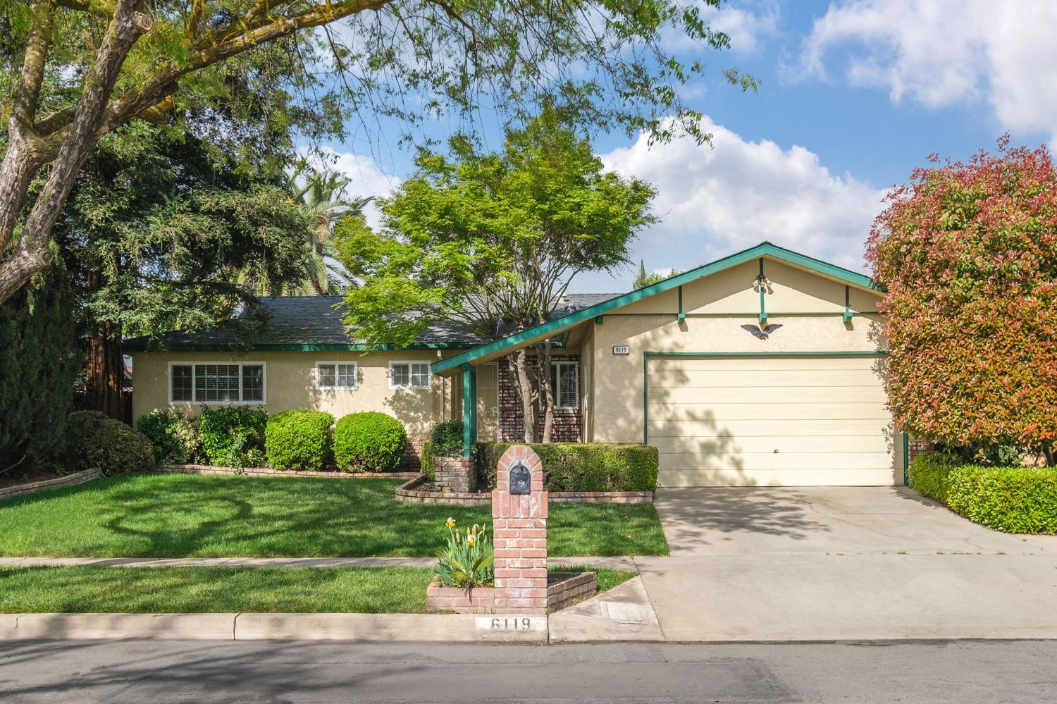 Photo of 6119 N Selland Ave in Fresno, CA