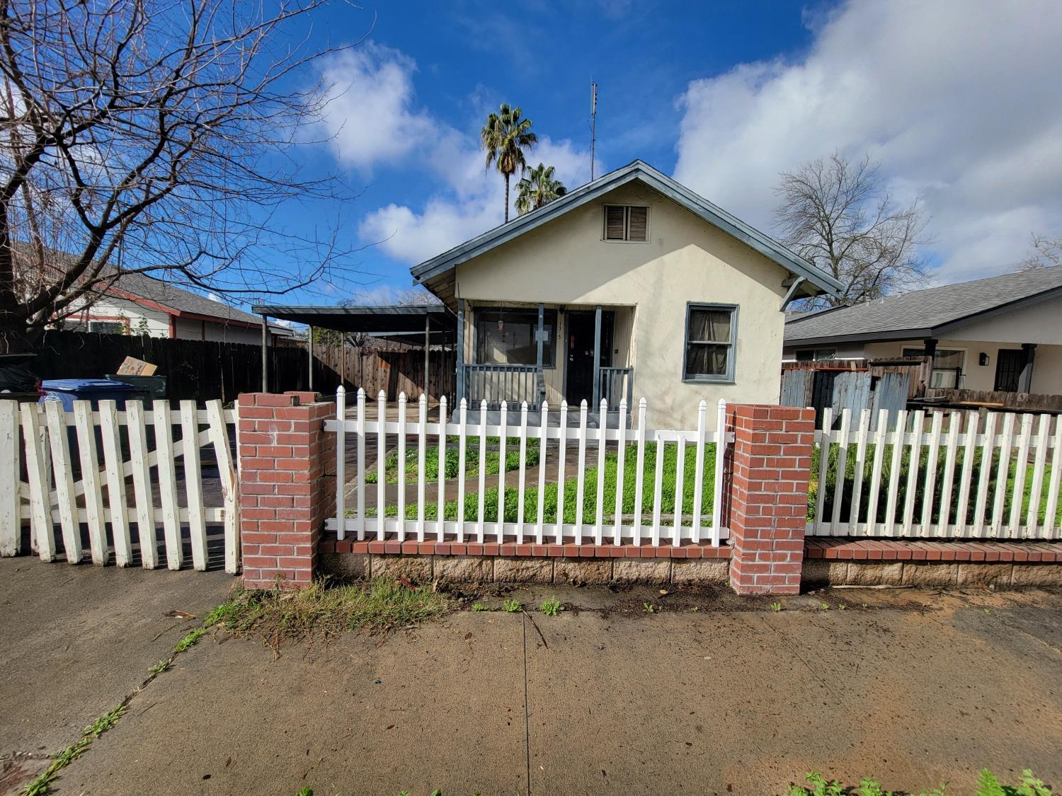 Photo of 1315 Olive Ave in Sanger, CA