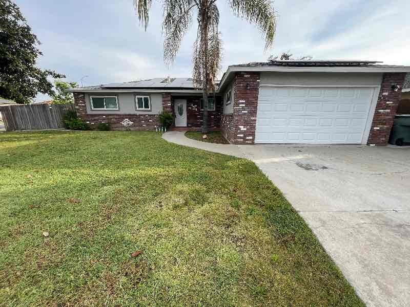 Photo of 2432 W Indianapolis Ave in Fresno, CA