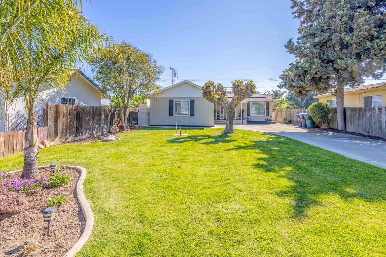 Photo of 334 N California St in Tulare, CA