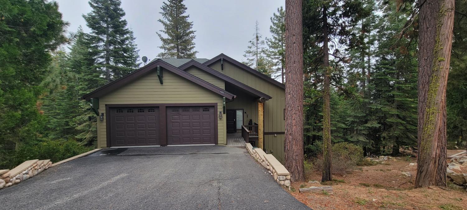 Photo of 40322 Mariposa Lilly Ln in Shaver Lake, CA