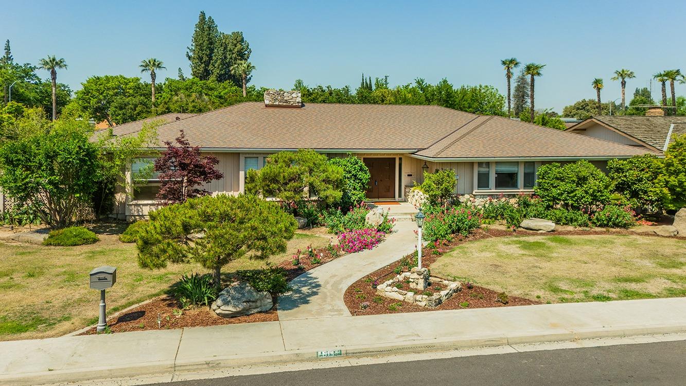Photo of 1115 N Riverview Ave in Reedley, CA