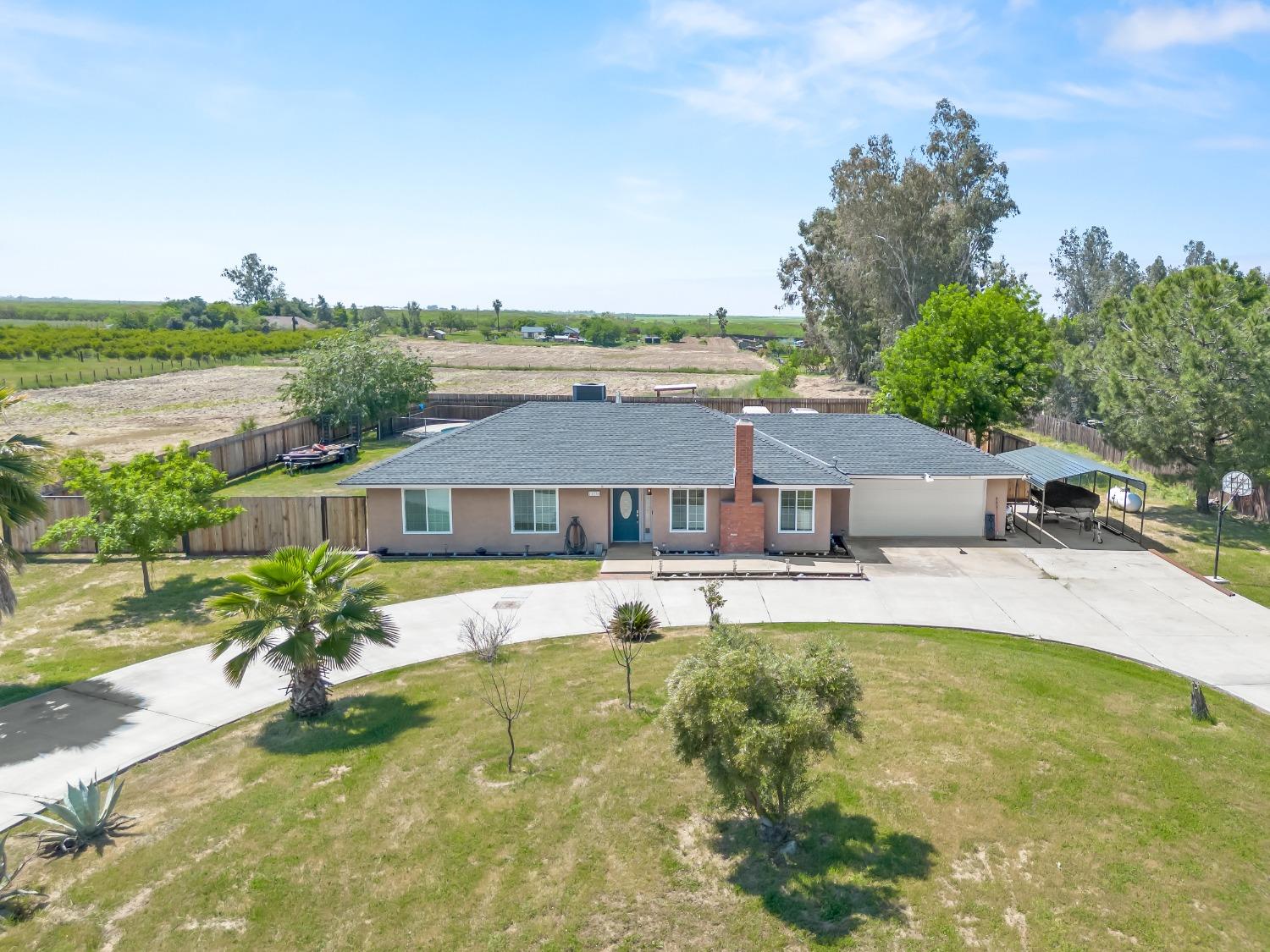 Photo of 21784 Elmwood Rd in Madera, CA