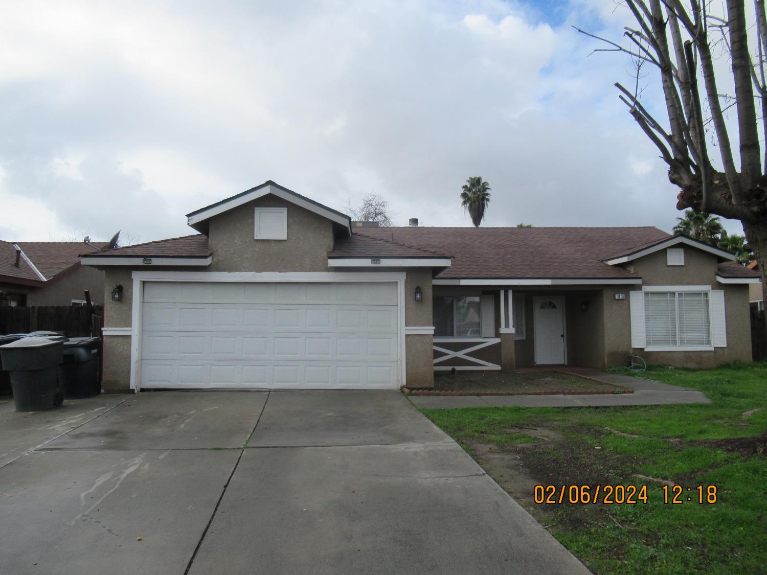 Photo of 1016 Summer Field Dr in Hanford, CA