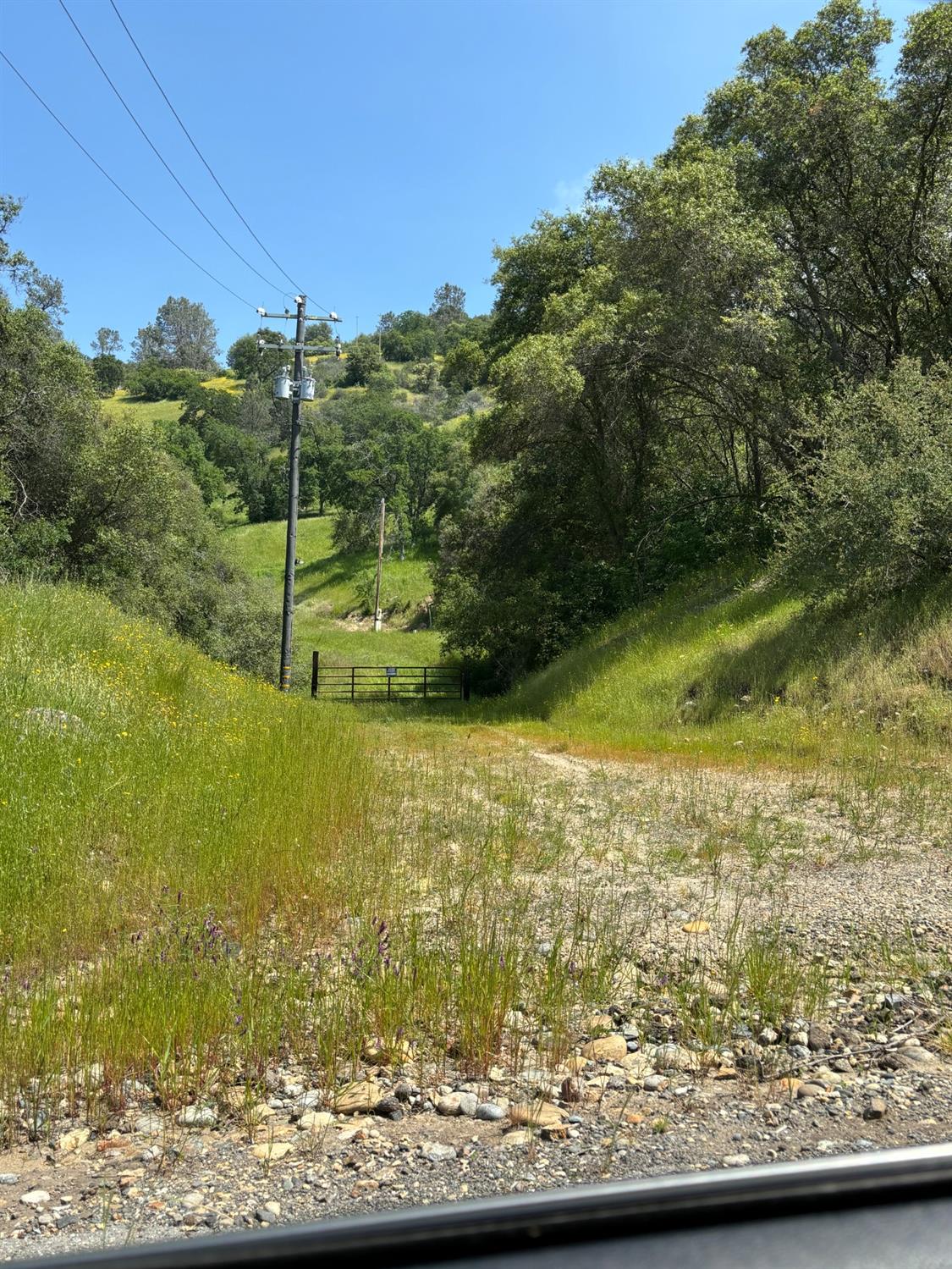Photo of 28857 Kimberly Rd in Tollhouse, CA