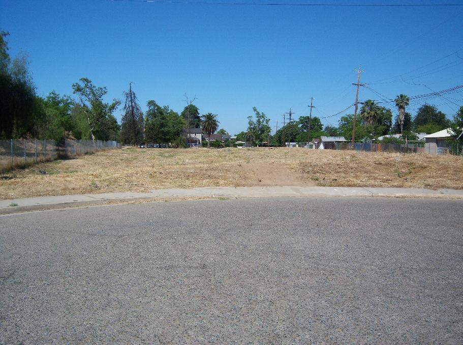 Photo of 815 N Thesta St in Fresno, CA