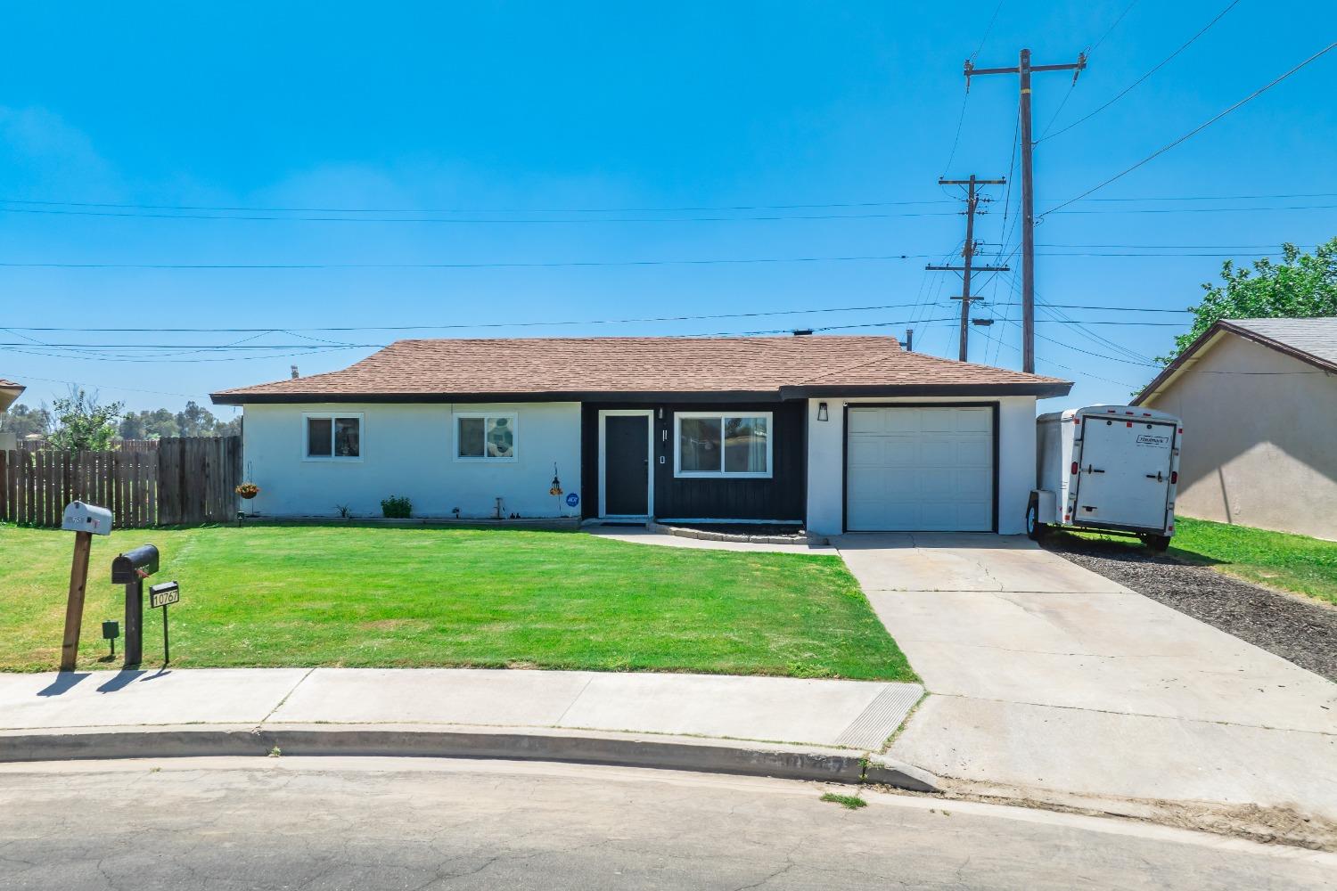 Photo of 10767 Beverly Dr in Hanford, CA