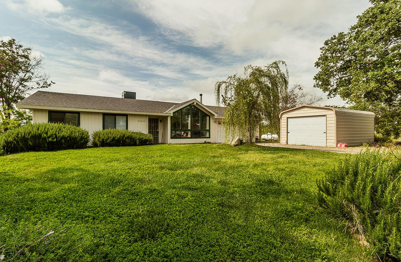 Photo of 31012 Morgan Canyon Rd in Prather, CA
