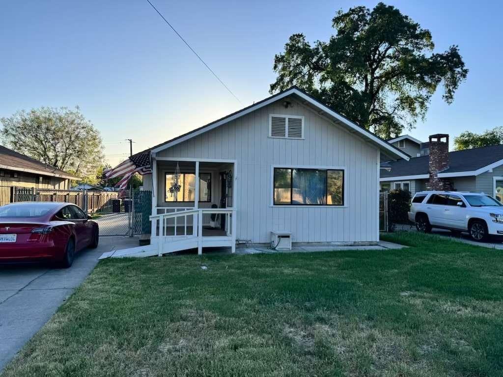 Photo of 1410 Middleton St in Hanford, CA