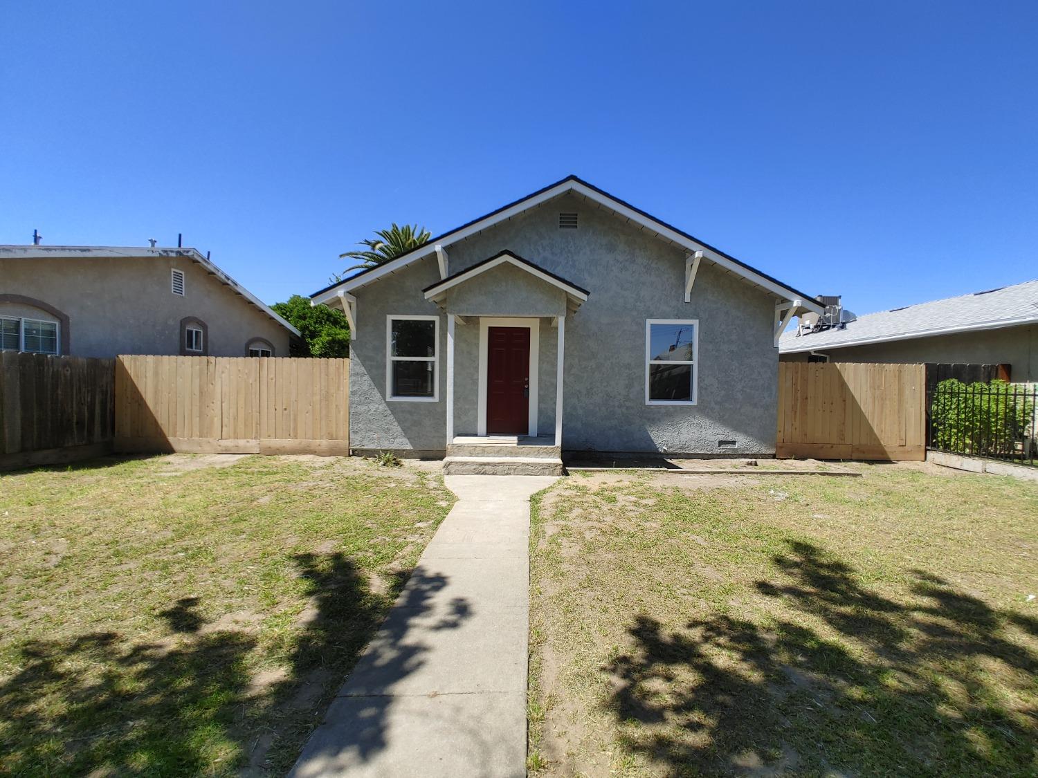 Photo of 951 D St in Reedley, CA