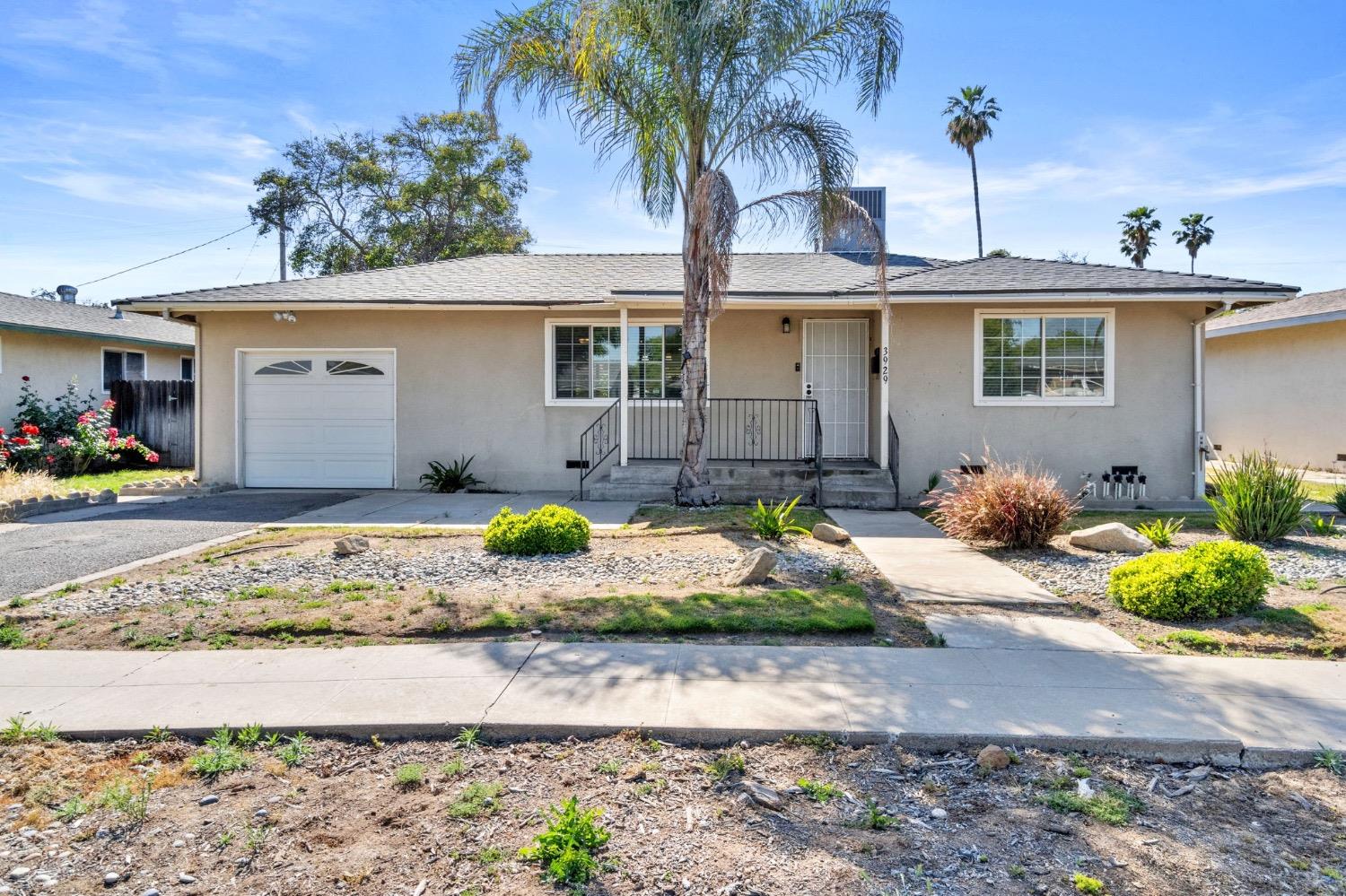 Photo of 3929 N Pleasant Ave in Fresno, CA