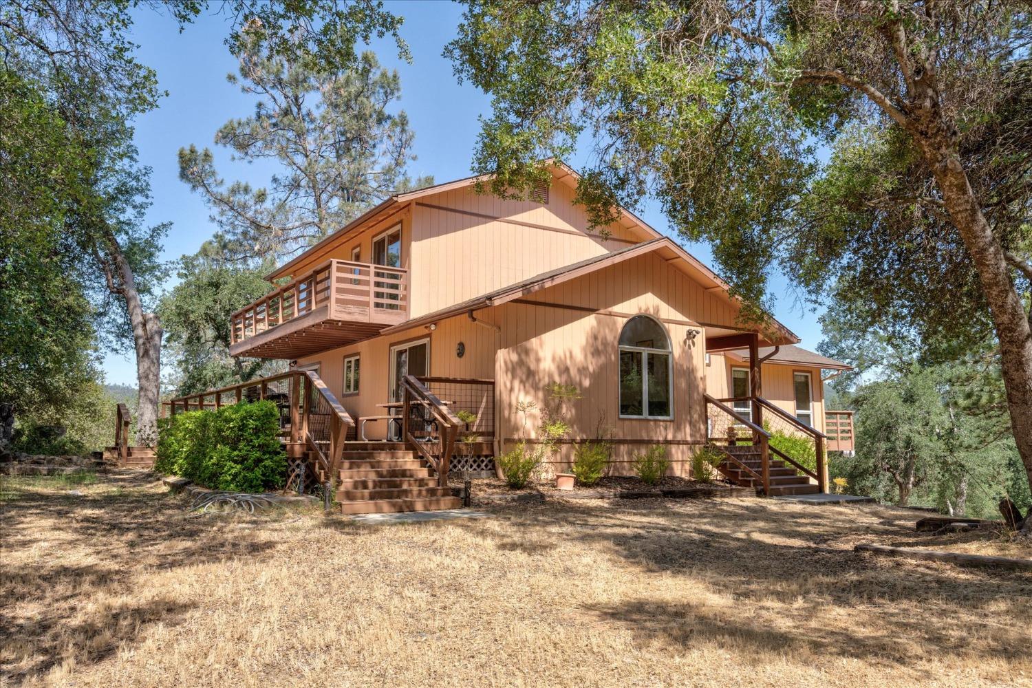 Single Family in Coarsegold - photo 2