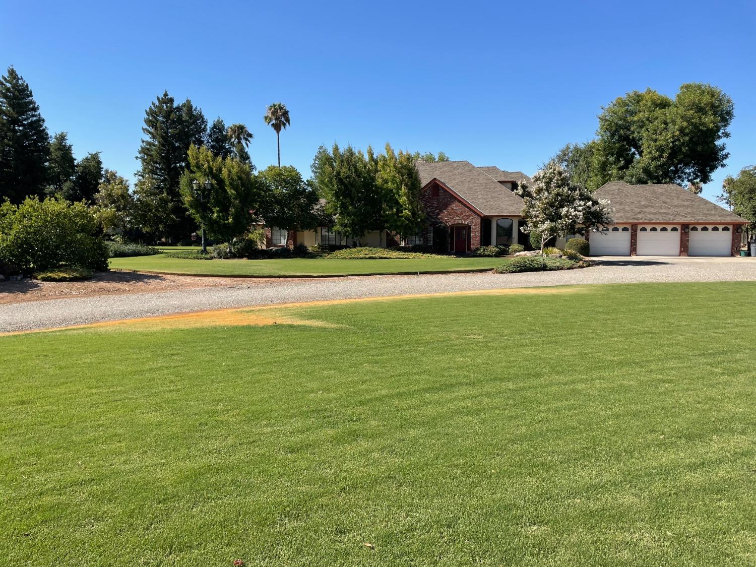 Single Family in Sanger - photo 3