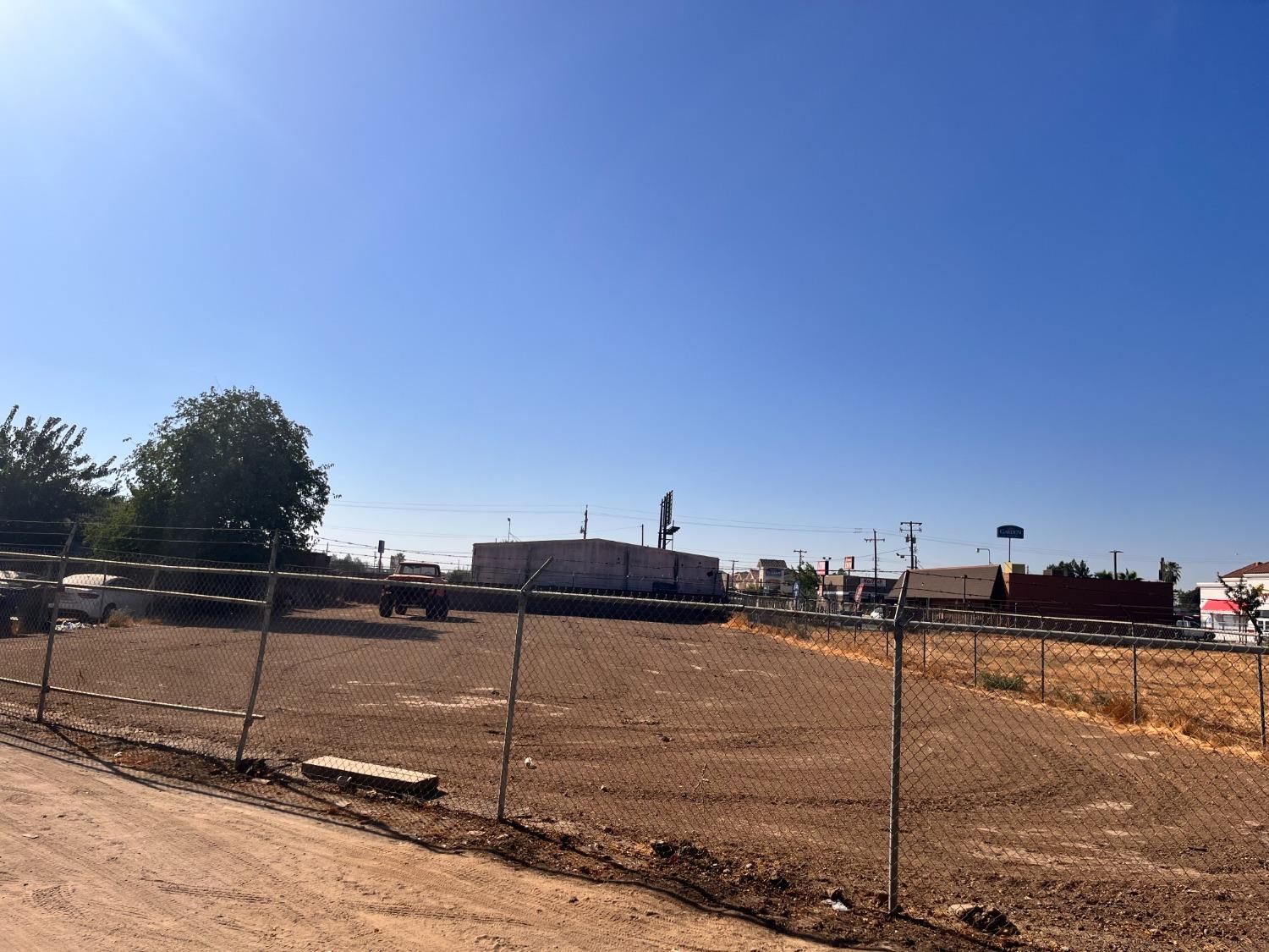 Vacant Lot in Fresno - photo 2