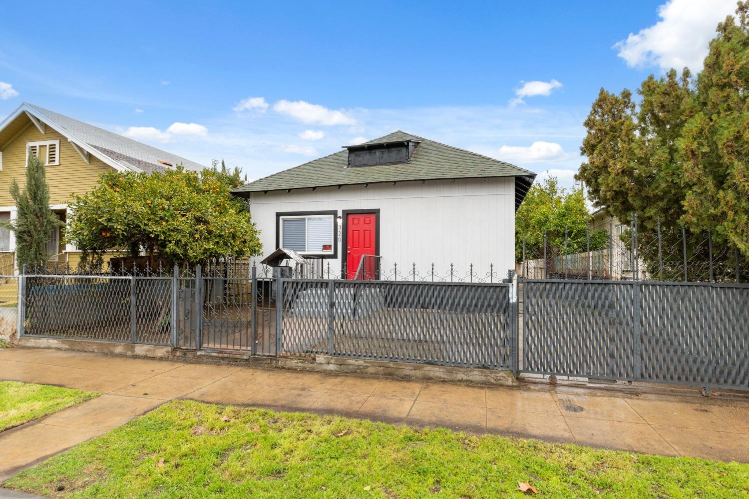 320 N Effie Street, Fresno, CA, 93701