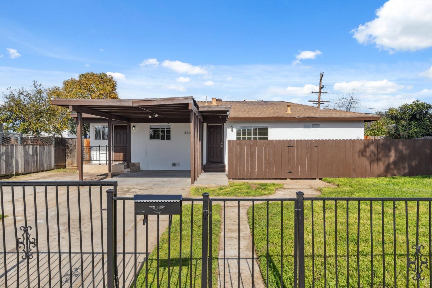 Single Family in Fresno - photo 2