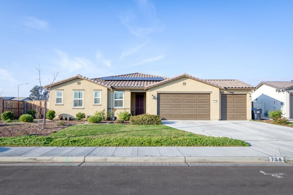 Photo of 758 E Bonita Avenue, Fowler, CA 93625