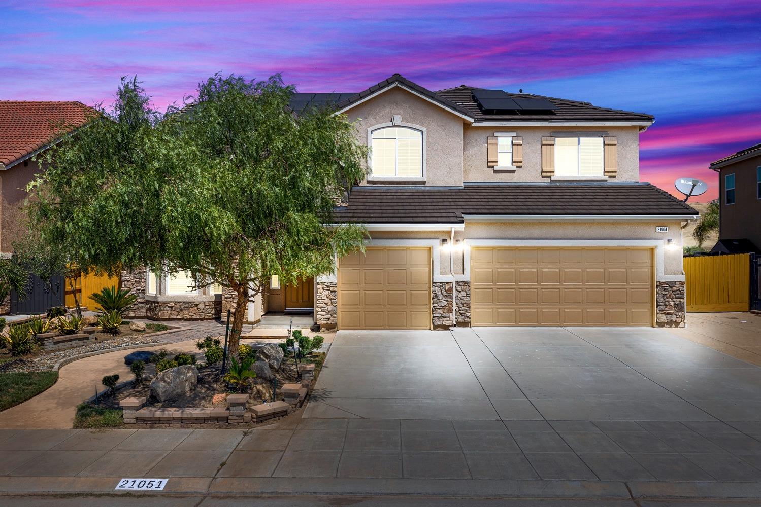 Beautiful Bonadelle home located at Bella Vista Estates. Wonderful living in the foothills across from Millerton Lake, just 20 minutes to River park. Table Mountain Casino and Eagle Springs Golf Course are so close. This 3,537 sq. ft. home features an open floor plan with 4 bedrooms./ 3 baths with the possibility of a 5th bedroom, playroom or den. Formal living room/ Dinning room. The kitchen open up to the family room, Gourmet dream kitchen with large center island. Downstairs features a large isolated bedroom with en-suite bath, Laundry room and gas fireplace. The main suite has a extra large bathroom, walk in closet and balcony to enjoy the views and sunset..Upstairs you will also find a nice large bonus room. Make your appointment to see this beautiful home.