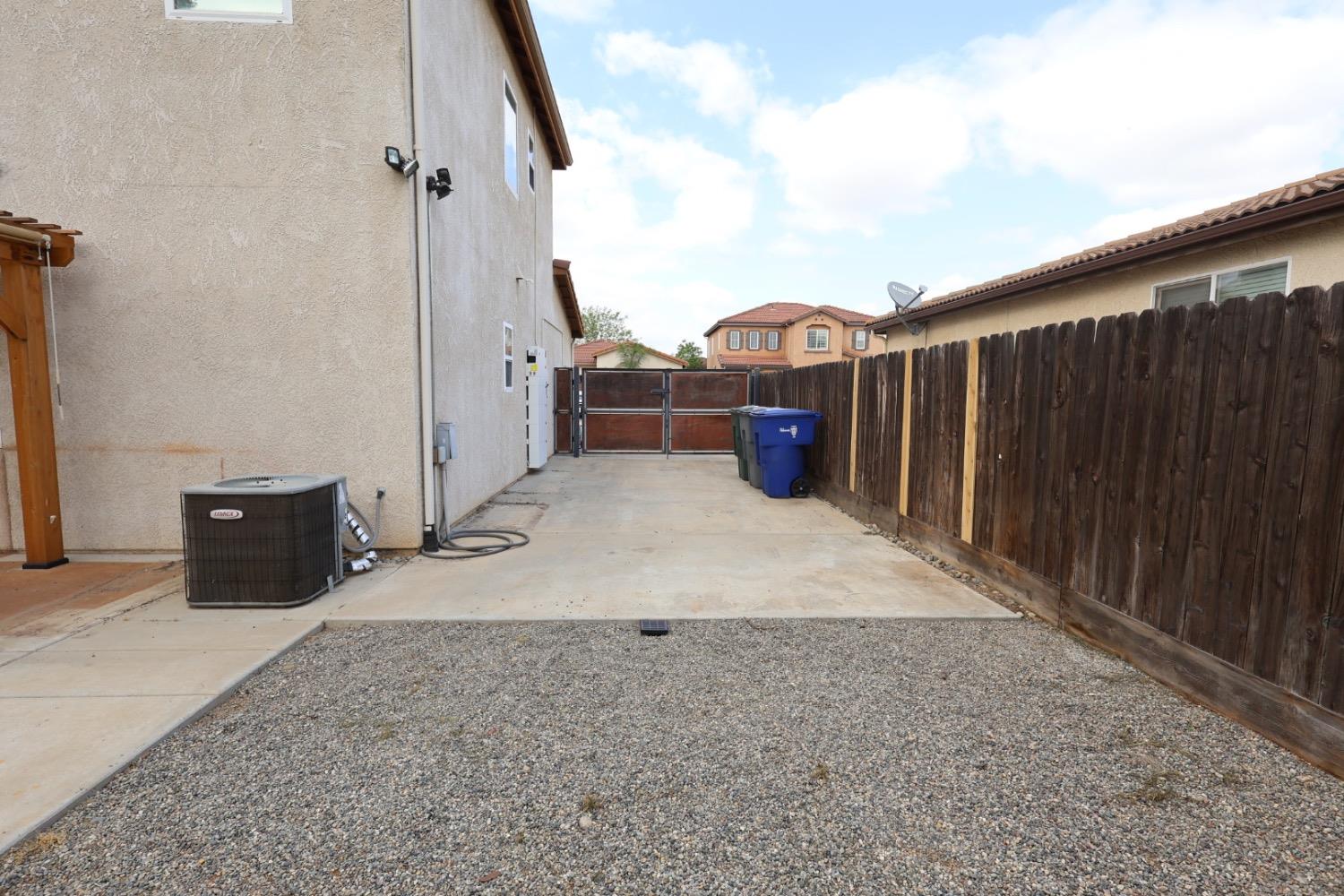 7369 E Garland Avenue, Fresno, CA, 93737