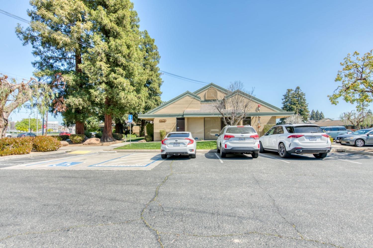 2743 E Shaw Avenue, Fresno, CA, 93710