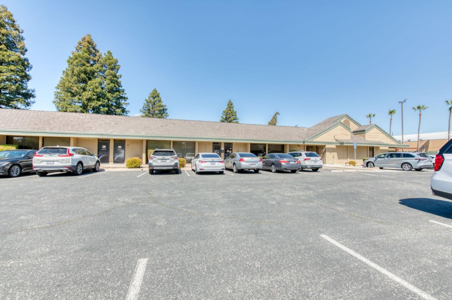 2743 E Shaw Avenue, Fresno, CA, 93710