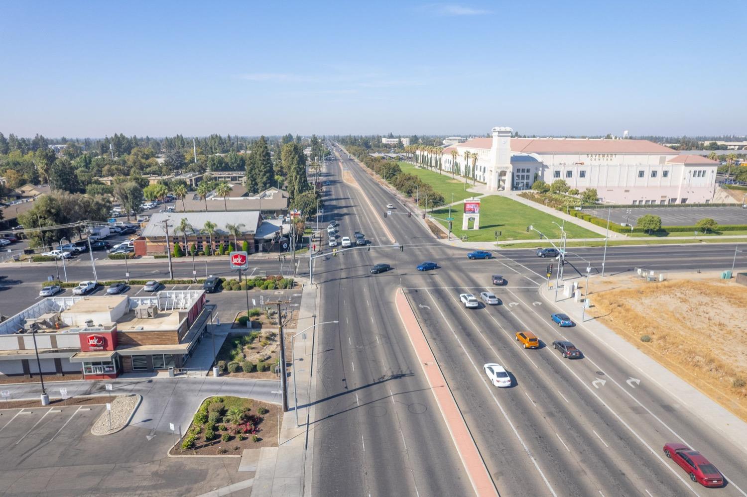 2743 E Shaw Avenue, Fresno, CA, 93710