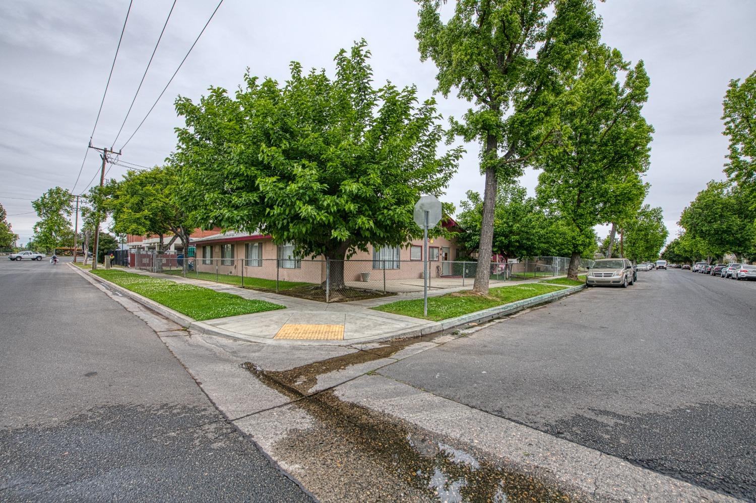 3311 E Sierra Madre Avenue