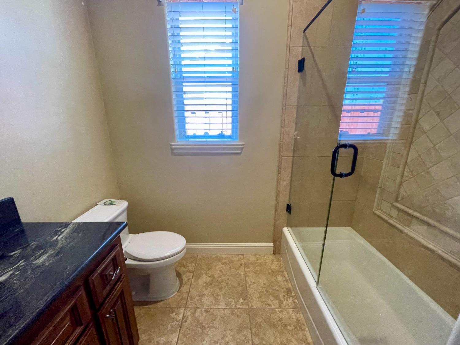 16052 W Middleton Avenue, Kerman, CA, 93630