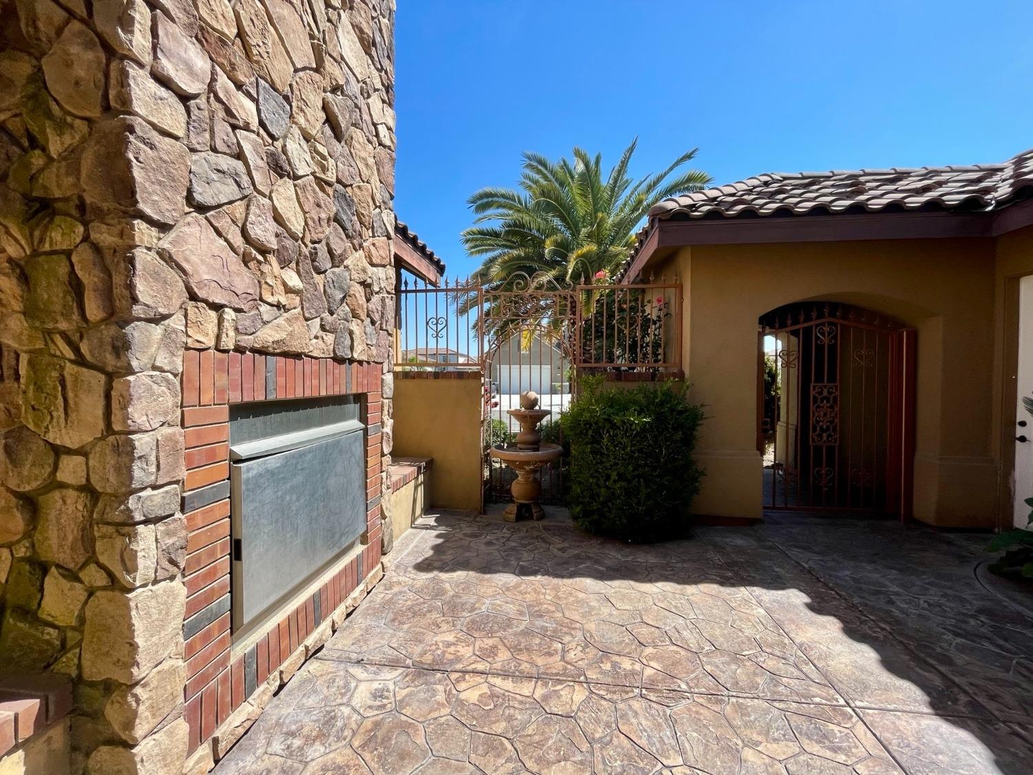 16052 W Middleton Avenue, Kerman, CA, 93630