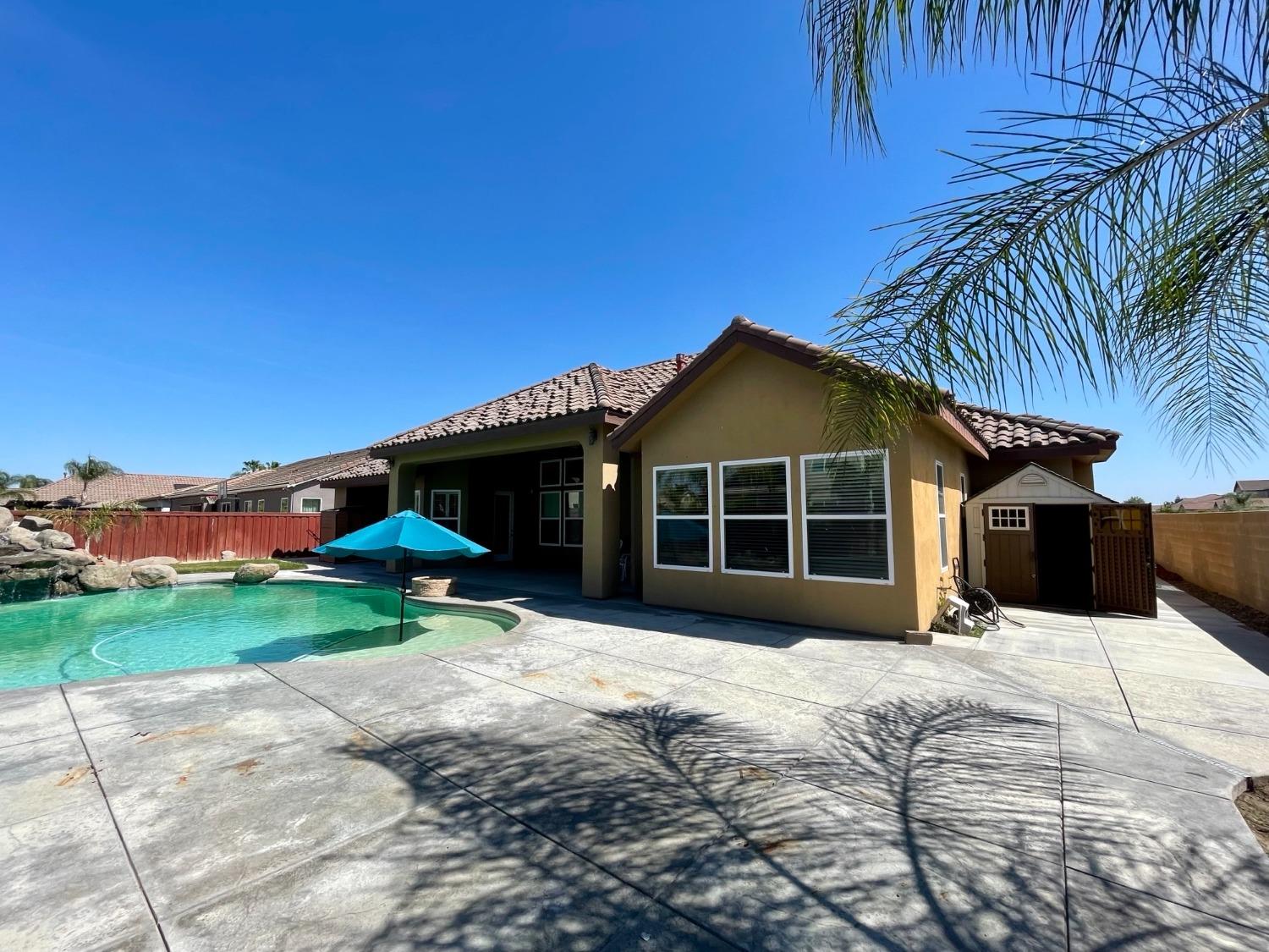 16052 W Middleton Avenue, Kerman, CA, 93630