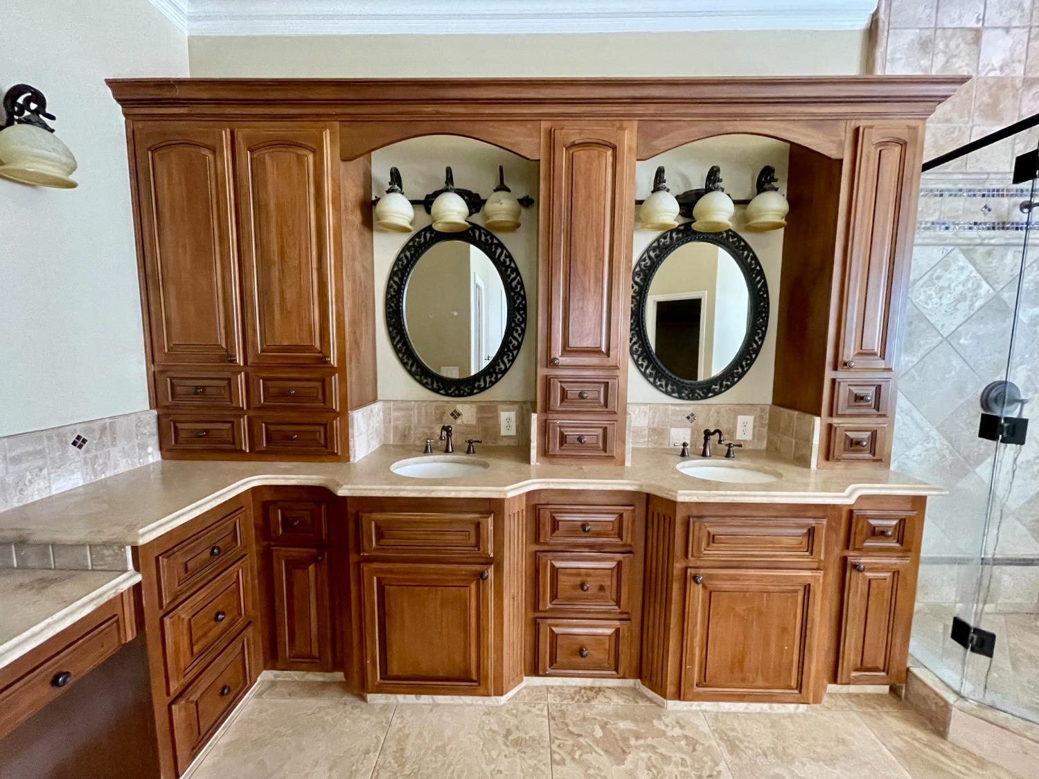 16052 W Middleton Avenue, Kerman, CA, 93630