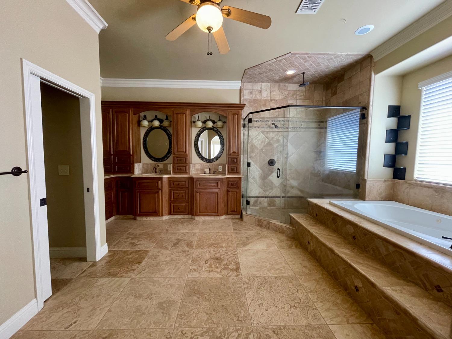 16052 W Middleton Avenue, Kerman, CA, 93630