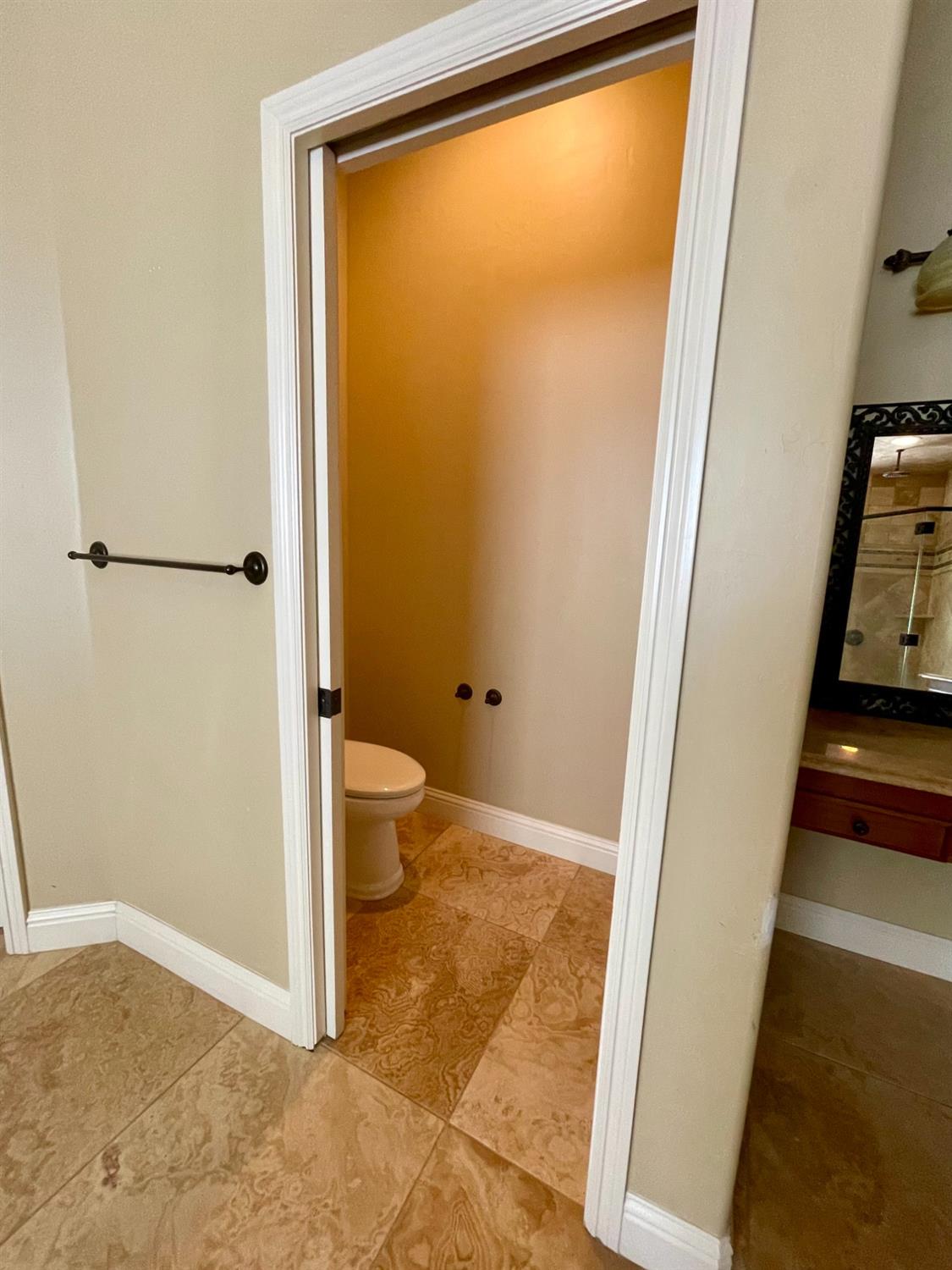 16052 W Middleton Avenue, Kerman, CA, 93630