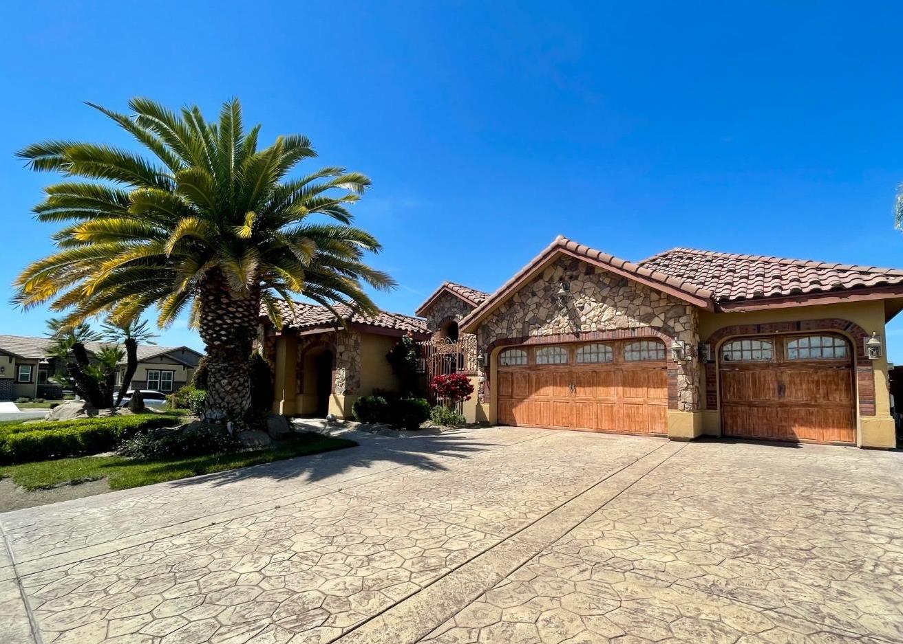 16052 W Middleton Avenue, Kerman, CA, 93630