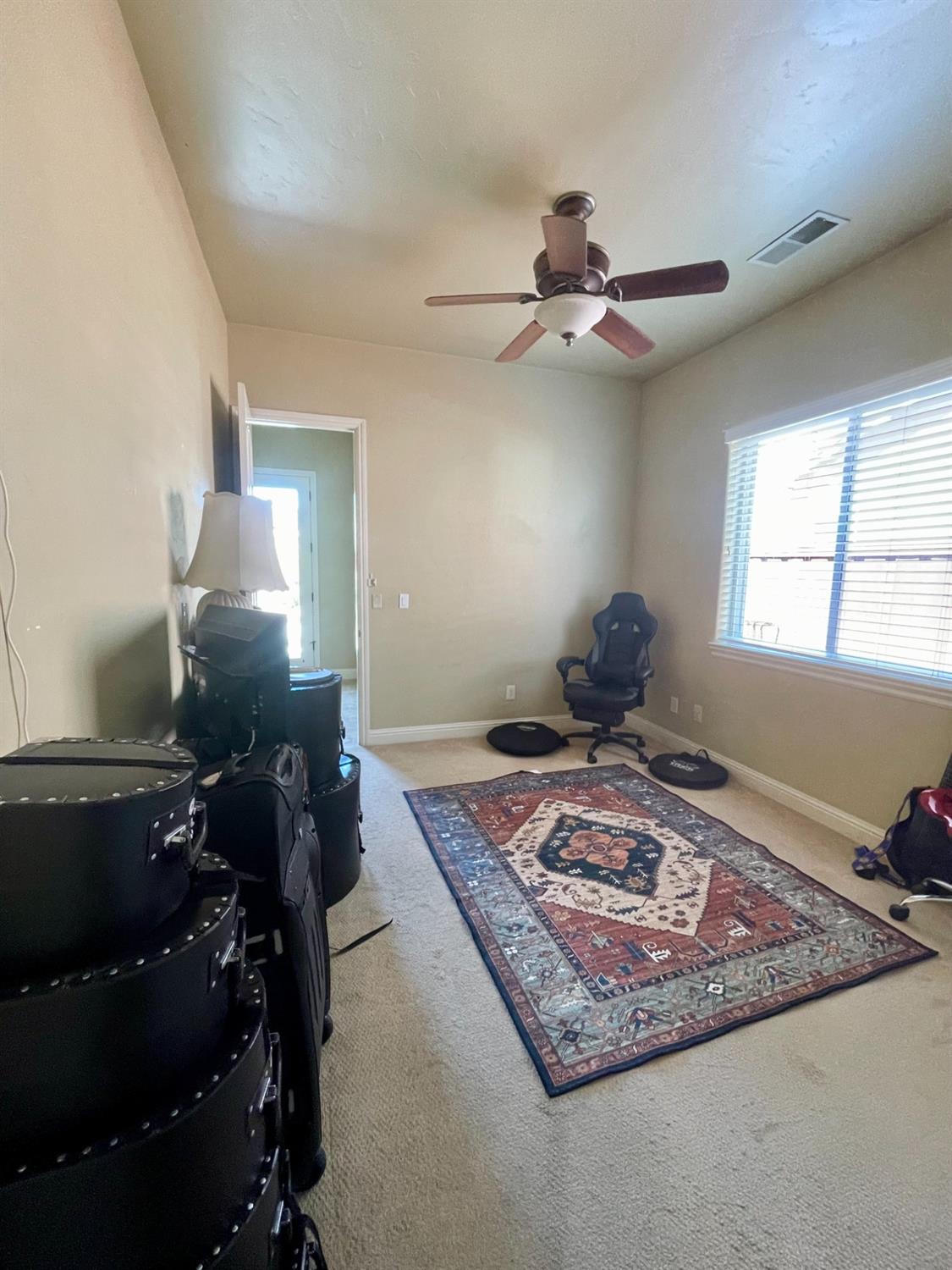 16052 W Middleton Avenue, Kerman, CA, 93630