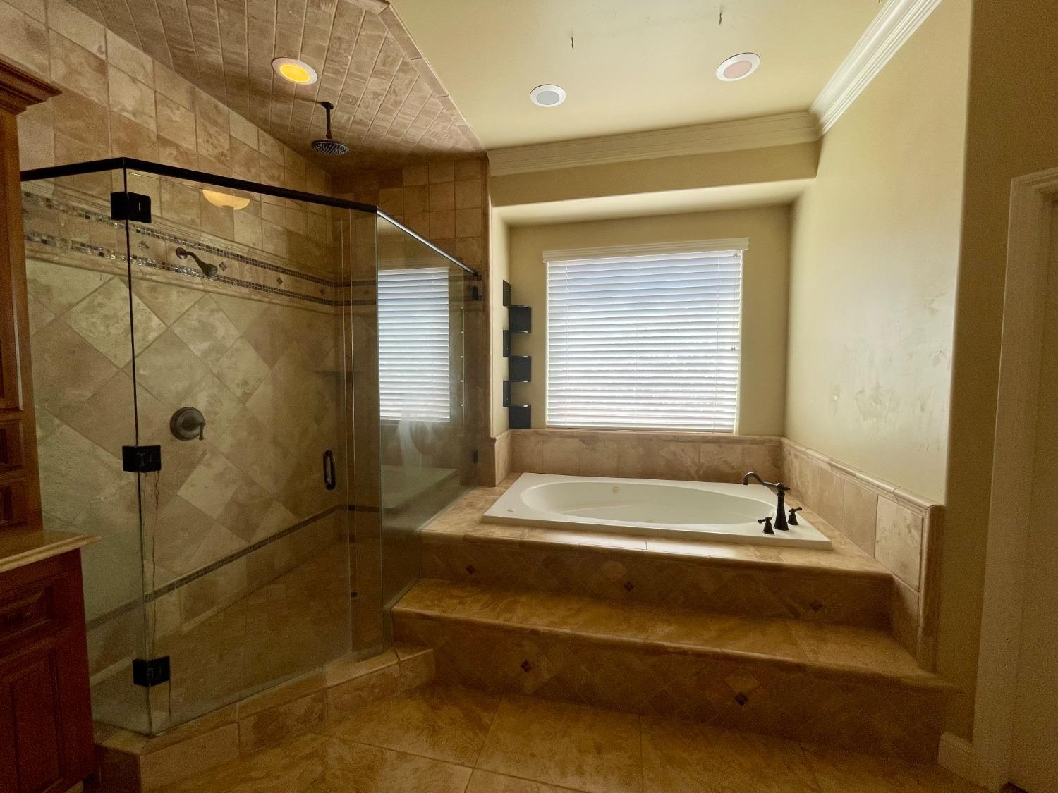 16052 W Middleton Avenue, Kerman, CA, 93630