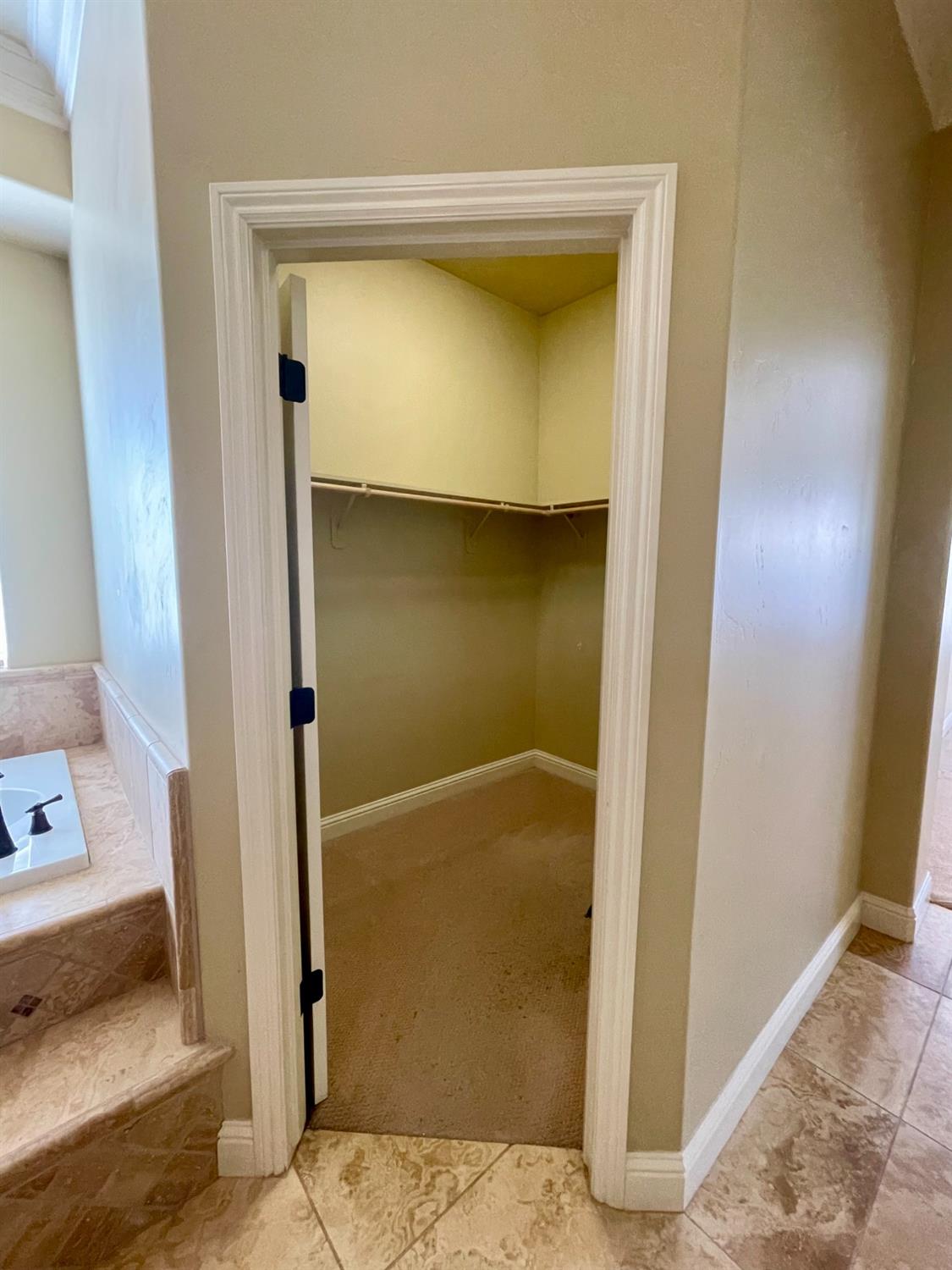 16052 W Middleton Avenue, Kerman, CA, 93630