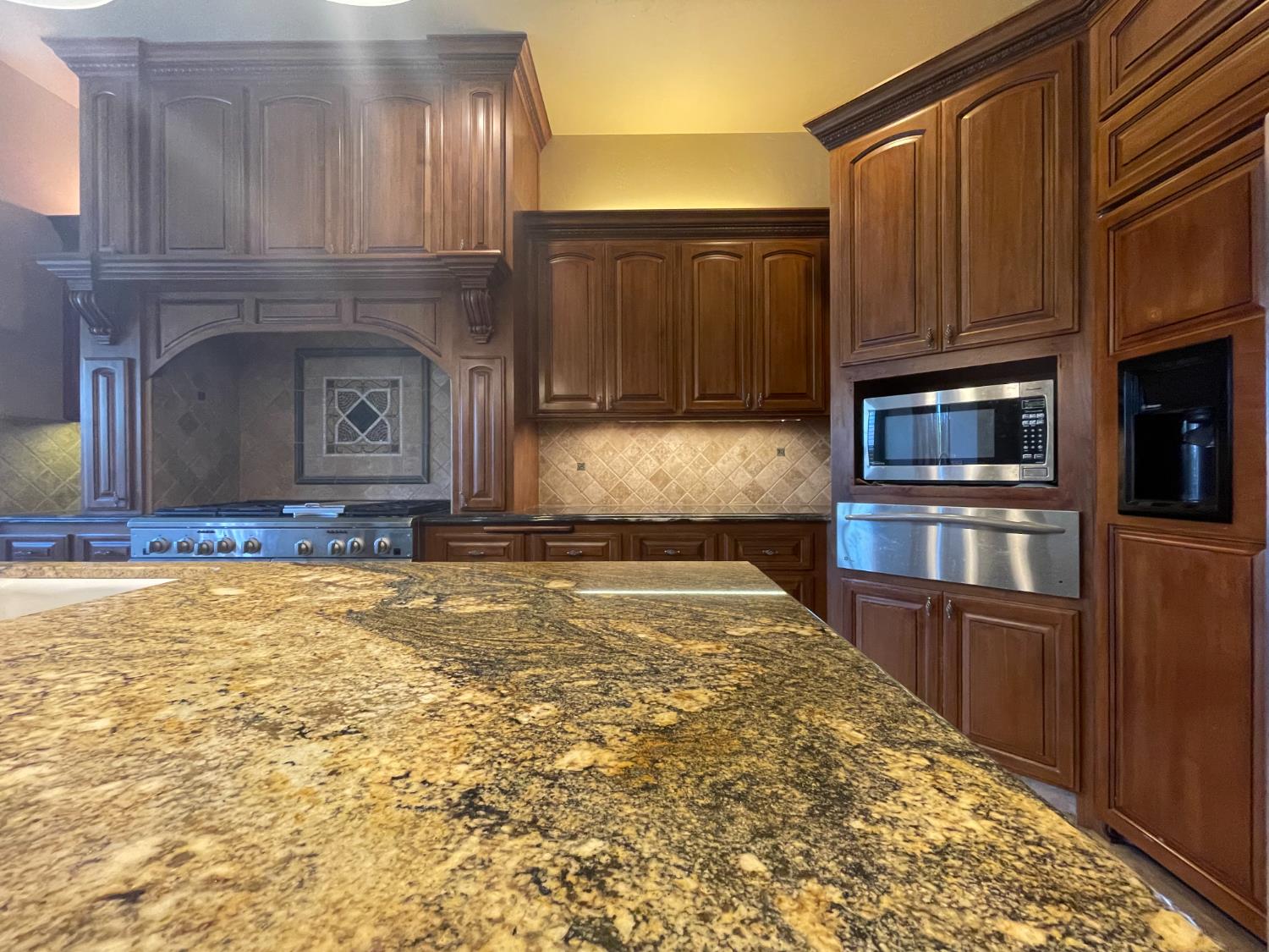 16052 W Middleton Avenue, Kerman, CA, 93630