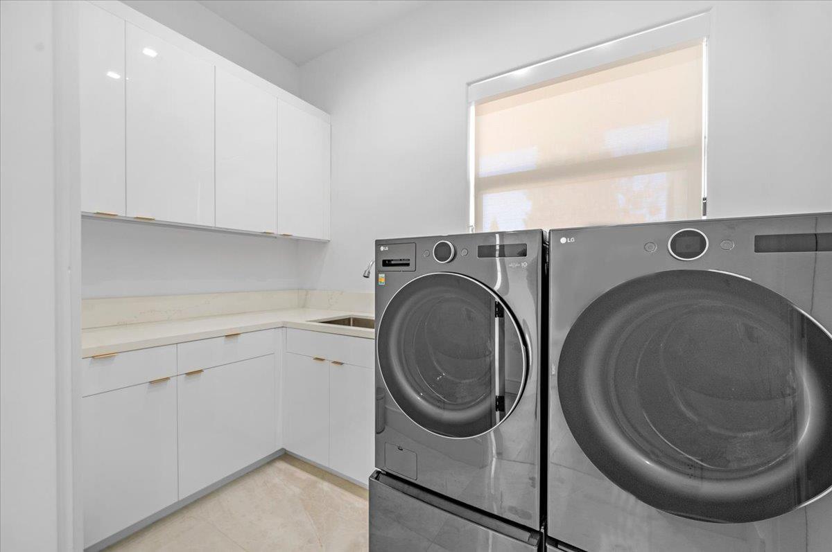 8754 N Millbrook Avenue, Fresno, CA, 93720