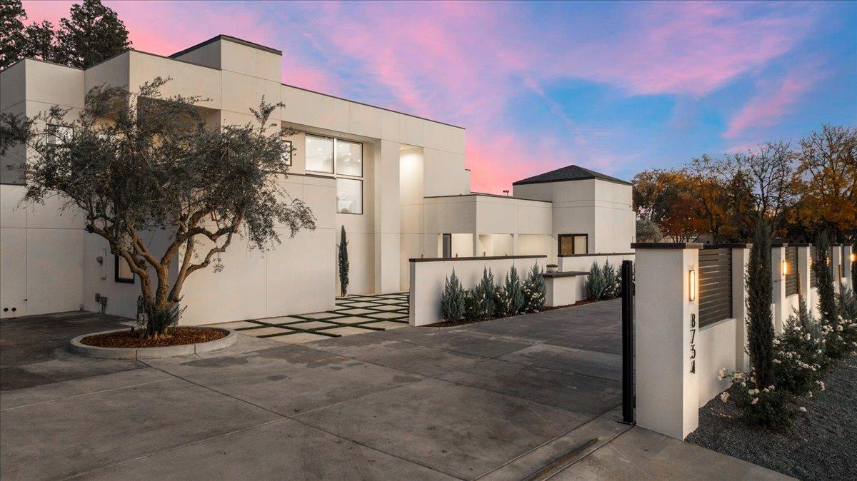 8754 N Millbrook Avenue, Fresno, CA, 93720