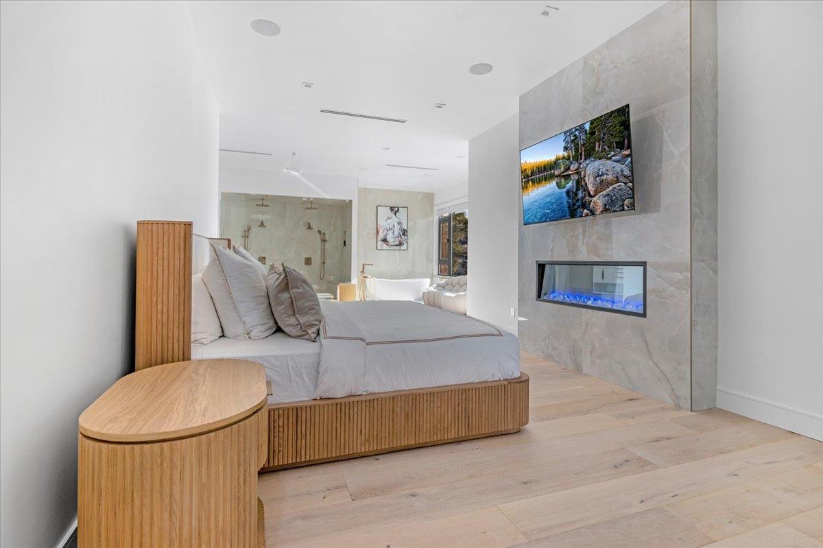 8754 N Millbrook Avenue, Fresno, CA, 93720