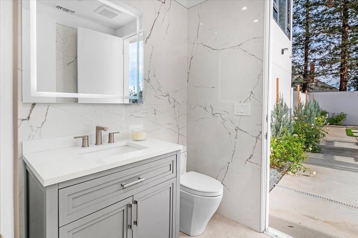 8754 N Millbrook Avenue, Fresno, CA, 93720