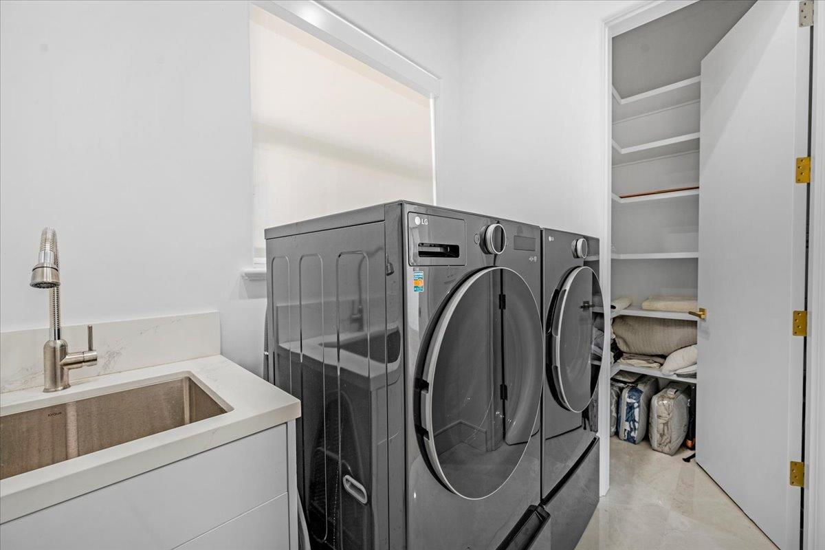 8754 N Millbrook Avenue, Fresno, CA, 93720