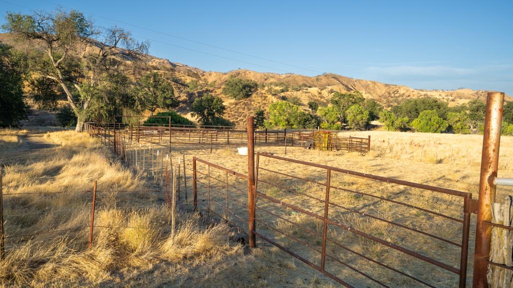 47069 Crump Lane, Coalinga, CA, 93210