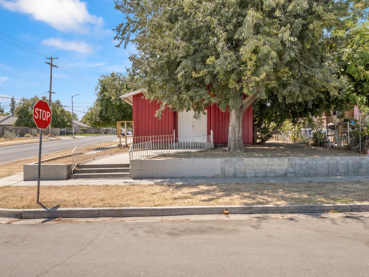 Single Family in Fresno - photo 3
