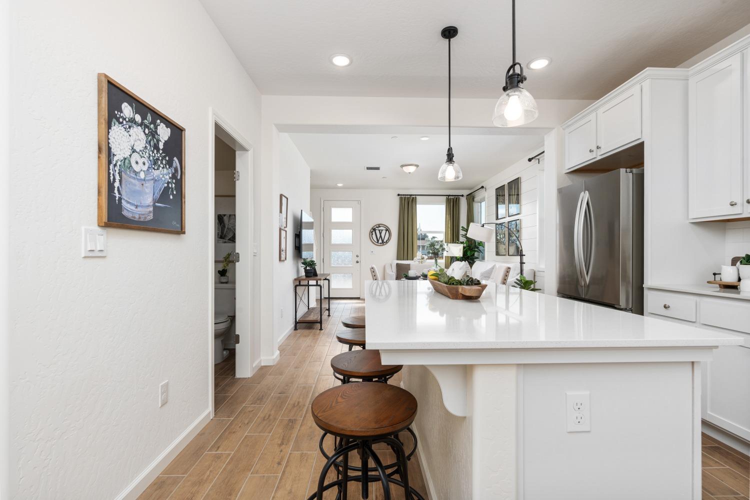6584 E Clingstone Drive, Fresno, CA, 93727