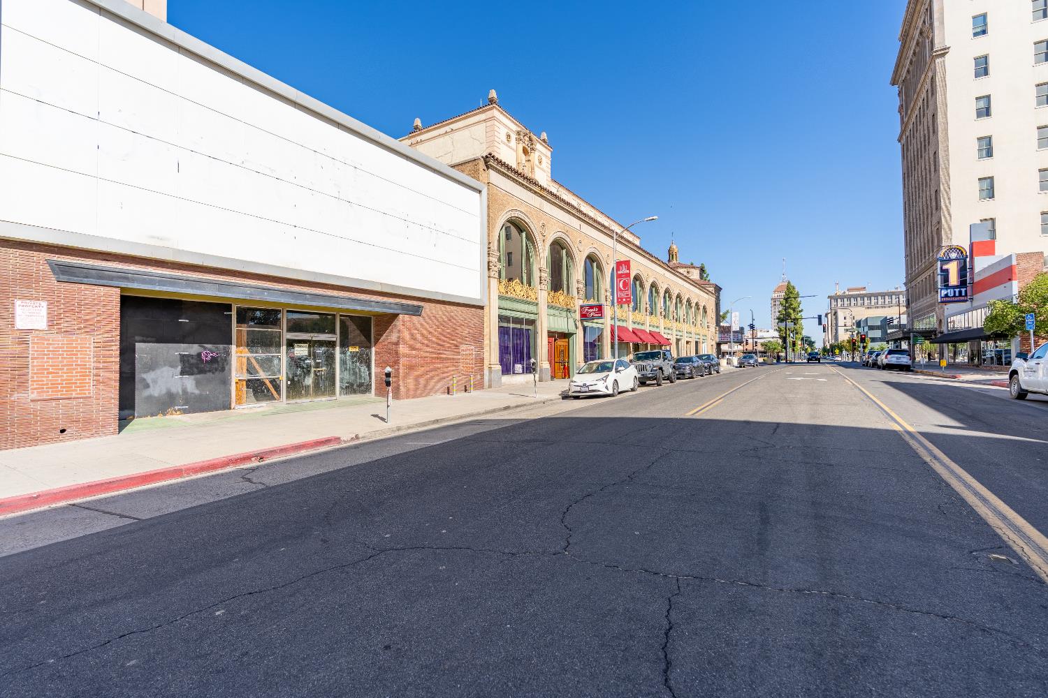 Commercial in Fresno - photo 3